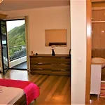 The Rose House * Arco da Calheta (Madeira)