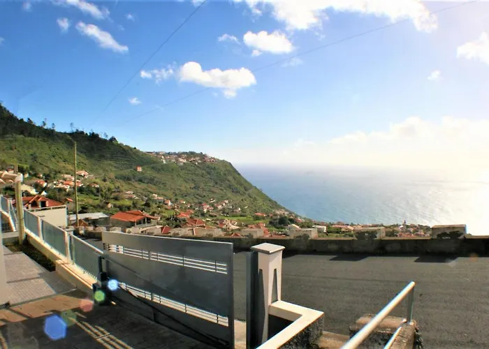 The Rose House * Arco da Calheta (Madeira)