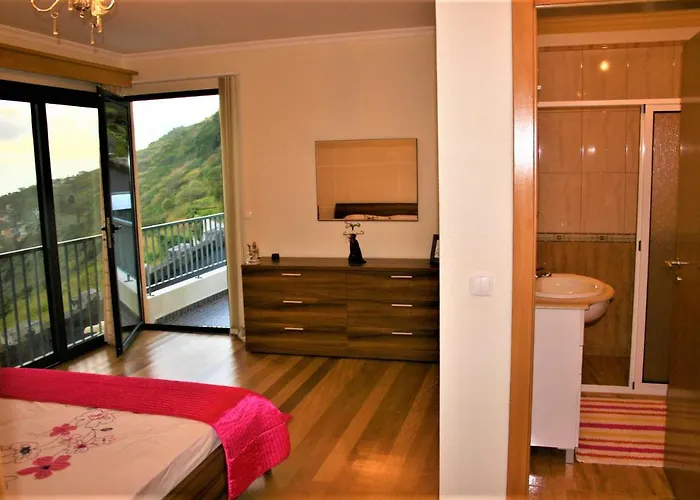 The Rose House * Arco da Calheta (Madeira)